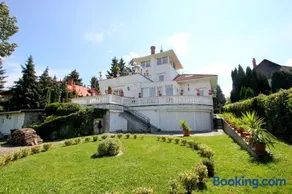 3 Bedroom Private floor in Luxury Mansion - Image 2