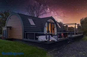 The Lake House - Private Hot Tub - Image 2