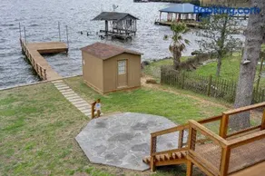 Little Red Lakehouse - Image 2