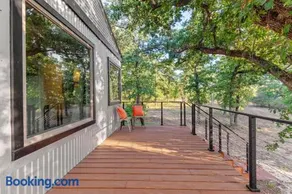 The Woodland Oasis I Luxurious Cabin Getaway I - Image 1