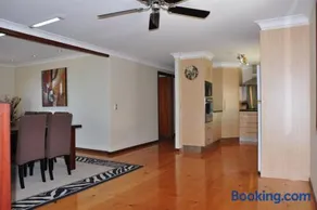 Double Island Dream - Rainbow Beach - Image 2
