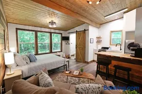 Tiny Tarheel Cozy Retreat Near UNC-Tiny House - Image 3