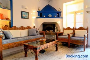 BLUE, Traditional House - Image 2
