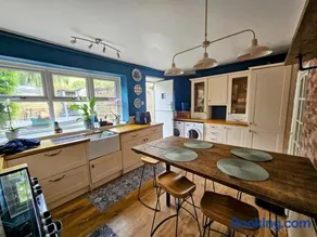 Large 3 bedroom home in the heart of Bingley - Image 3