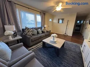 Charming 3 bed 1 story Home near Naval Base - Image 1
