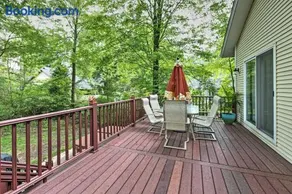 Fall Getaway: Hot Tub, Fire Pit & Near Casino! - Image 2