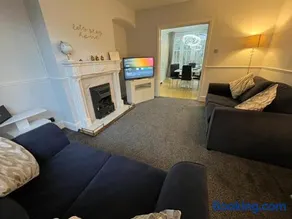 Comfortable, homely 4 bedroom property - Image 5