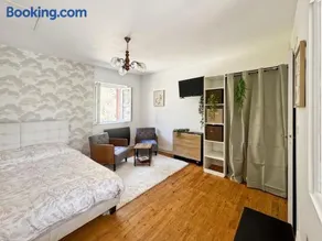 T1 lumineux au calme avec parking privé - Image 1