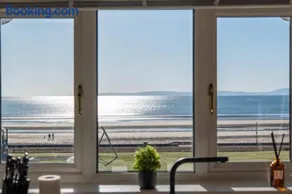 The Lookout - Donnini Apartments - Image 1