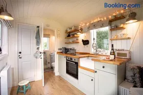Starlight Shepherd Hut - Image 4