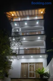 Pinnawala Elephant Front View Hotel - Image 2