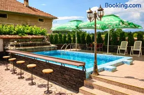 Guest House Dinaya - Image 1