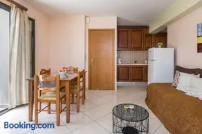 Chelmis Mary's Apartments - Image 3