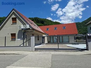 Apartment house Petra - Image 2