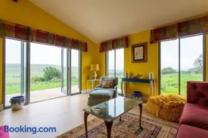 Lowtown Cottage - Image 4