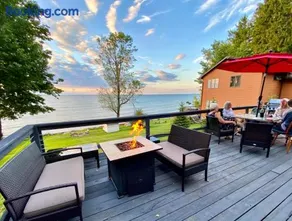 Lakefront Oak Cottage Hot Tub & Fire Pit - Image 1