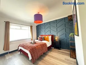 Family & Pet-Friendly 5pp, Parking, 20 min to City - Image 3
