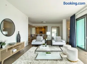 Two Bedroom Oceanfront Retreat with Panoramic View - Image 3