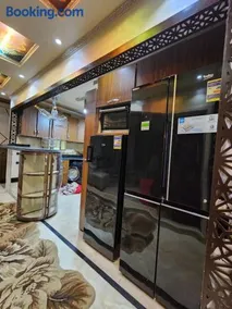 White Rose Luxury air-conditioned hotel apartment with a sea view - Image 1