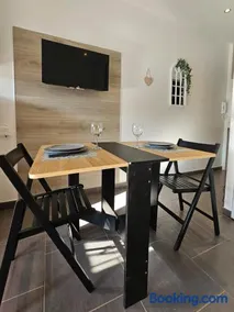 studio tout équipé, calme avec terrasse et parking - Image 2