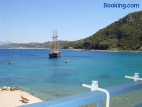 Hotel Avlakia - Image 1