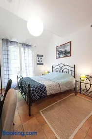 Suite indépendante avec coin repas, et terrasse - Image 1