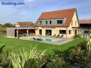 Superbe Villa Jacuzzi & Piscine au cœur des vignes - Image 1
