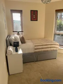 Great Ambience 3-Bedroom for Groups & Contractors - Image 5