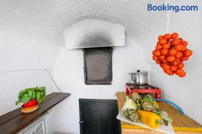 La Casa Sulla Roccia Trulli Pool - Happy Rentals - Image 3