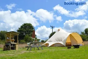 "Badger" Tylda Tents at Heydaze Campsite - 5m Luxury Bell Tent - Image 3