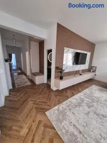 Daric Residence Penthouse Apartament - Image 2