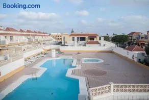 Sunny Centrical Apartment in Los Amigos - Image 1