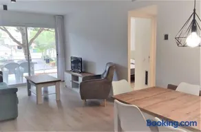 Apartamento 4 Pax a 300m Playa con acceso a piscina MP 2H - Image 1
