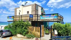 Hemingway rooms in Happy Beach - Image 1