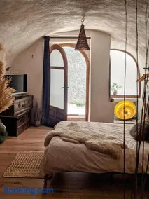 Charmante suite indépendante avec cave à vin - Image 3
