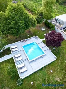 YAMM Pool House - Image 3