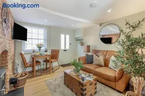 Dolly Cottage - Image 2