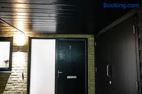 Exquisite cozy house, close to Train Station and amenities - Image 3
