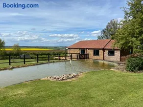 Zara’s retreat - Image 1