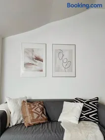 Typical Lisbon Apartment Príncipe Real - Image 3
