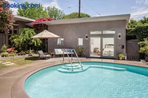 Mid-Mod Retro Private Studio & Pool - Image 1