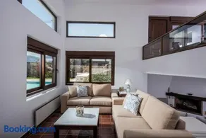 Villa Sunrise Majestic Seaview with Private Pool - Image 3