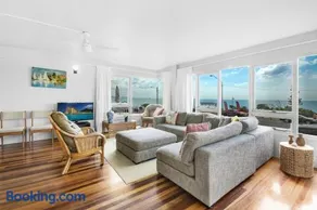 The Headlands Apartment 16 - Image 1