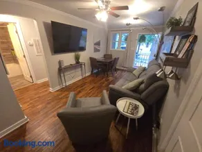 Perfect Location Downtown Savannah Condo - Unit D - Image 1