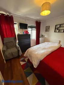 King Size - Ensuite Room - Image 2