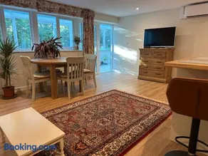 Hornbeams Annexe - Deluxe Apartment - Image 2