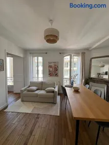 Appartement de 2 chambres situé à 3 minutes du métro comprenant une cuisine équipée, lave-linge et Wi-Fi haut débit - Image 1