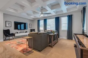 6BR Luxe Vegas Villa • Heated Pool, Spa & Games - Image 3