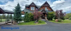The Grand Getaway at Green Bluff - Image 1