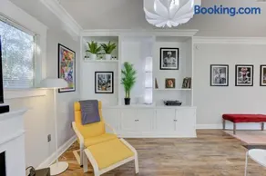 Hip and Spacious Midtown Cottage near Beale Street - Image 3